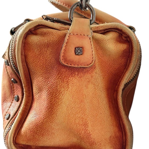 Old trend distressed mini trunk - Picture 5 of 10